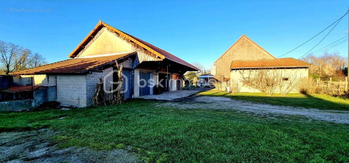 Maison à POUILLY-SUR-SAONE