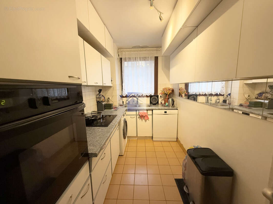 Appartement à COURBEVOIE