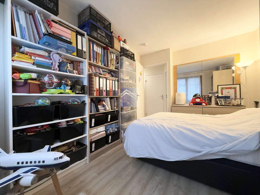 Appartement à COURBEVOIE