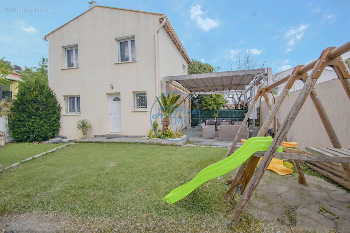 Maison à CARNOULES