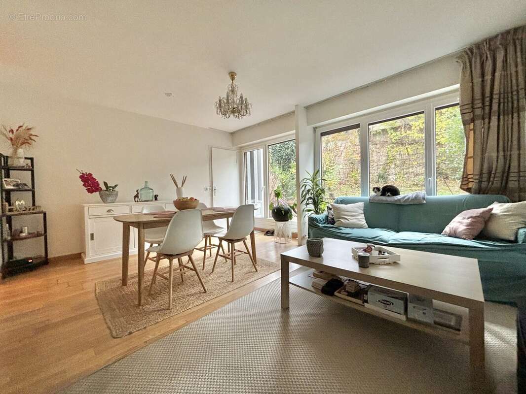 Appartement à LEVALLOIS-PERRET