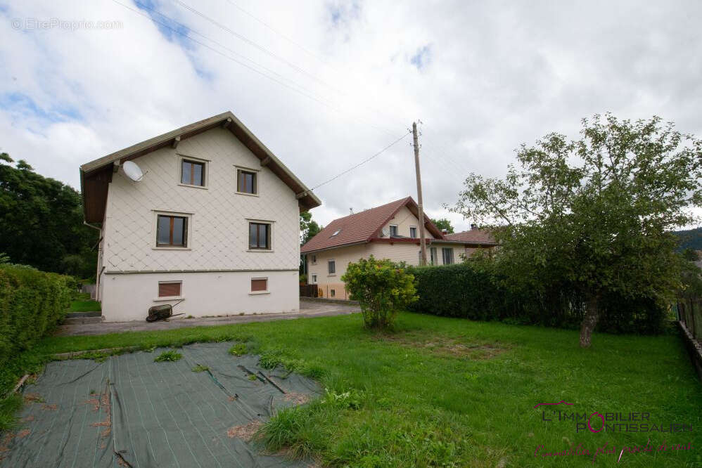 Maison à MOUTHE