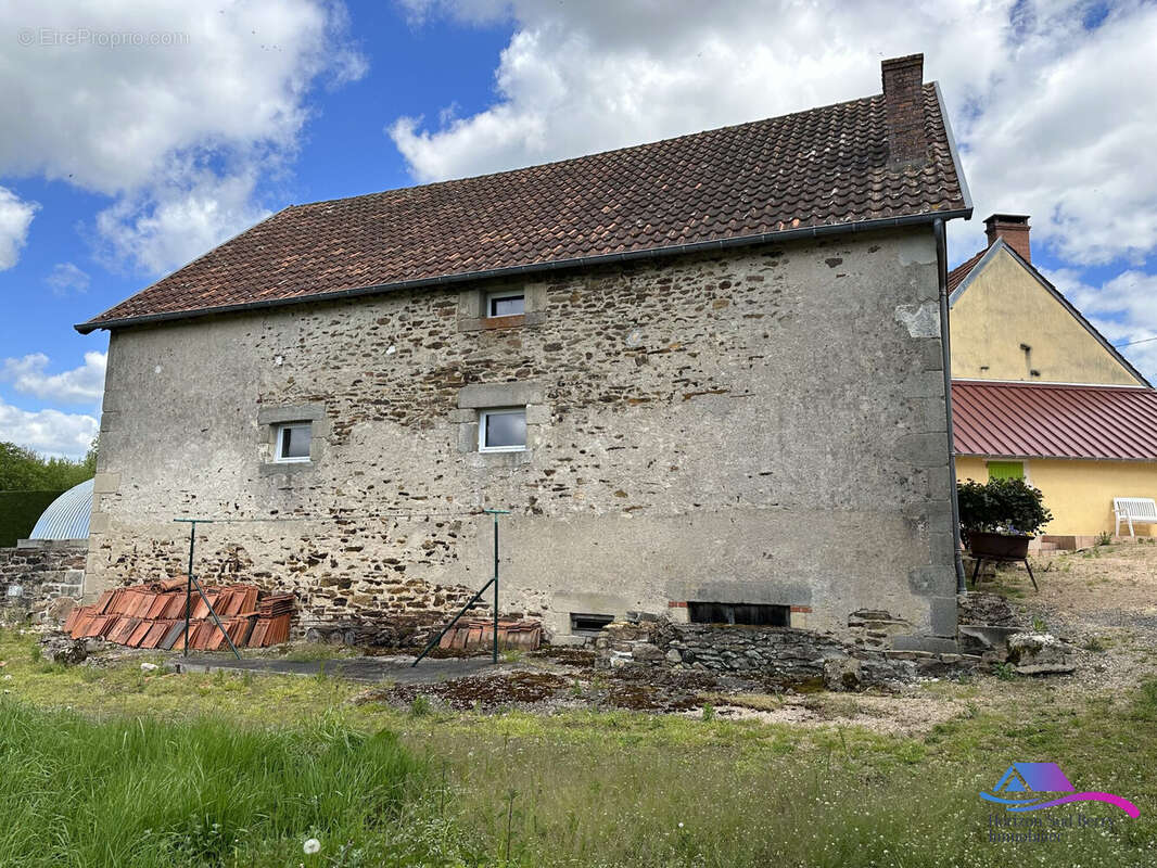 Dépendance  - Maison à SAINT-ELOY-D&#039;ALLIER