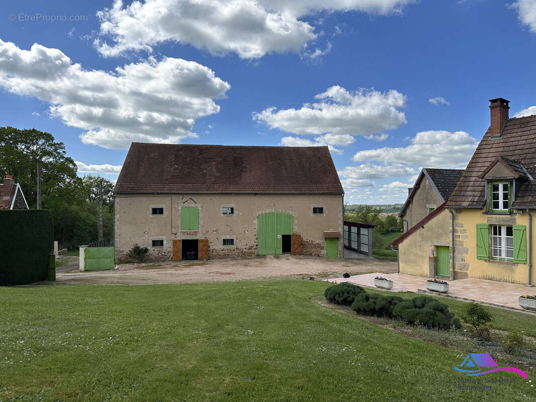 Grange - Maison à SAINT-ELOY-D&#039;ALLIER