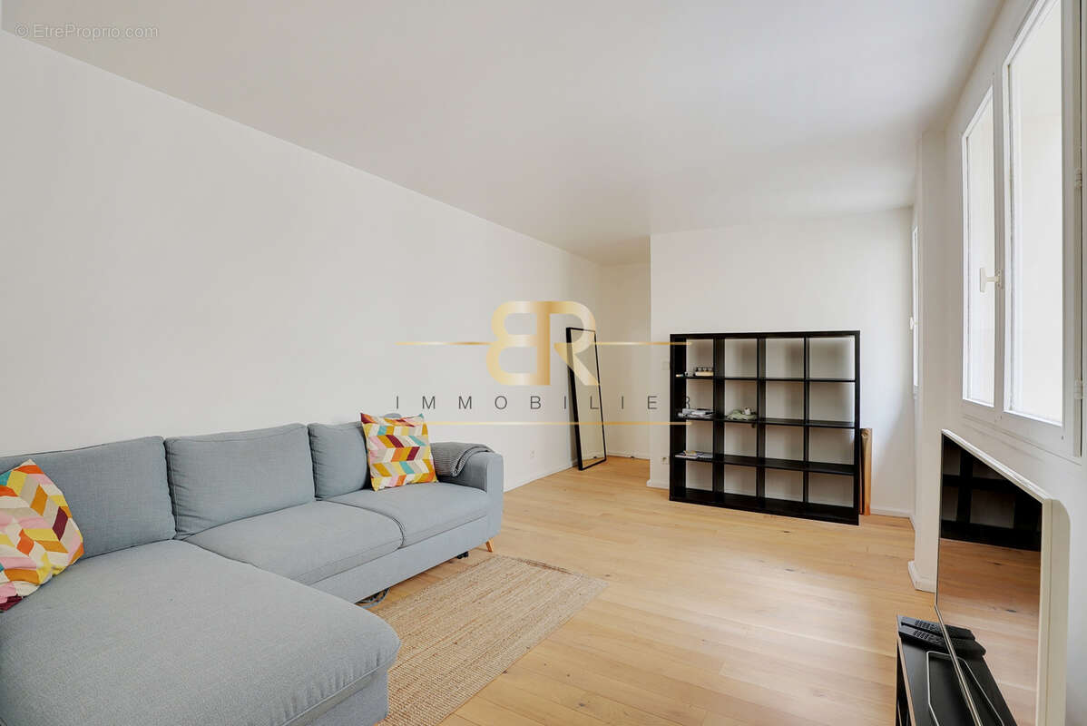 Appartement à PARIS-1E