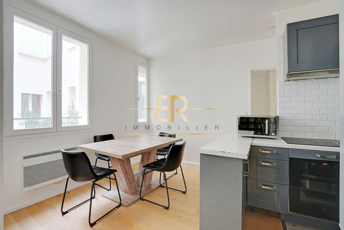 Appartement à PARIS-1E