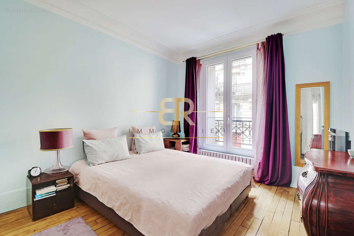 Appartement à PARIS-14E