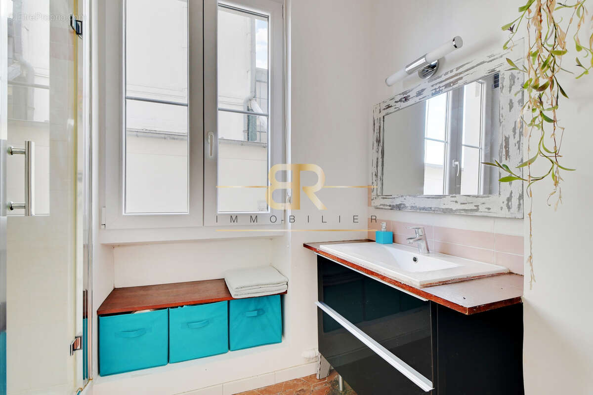 Appartement à PARIS-14E