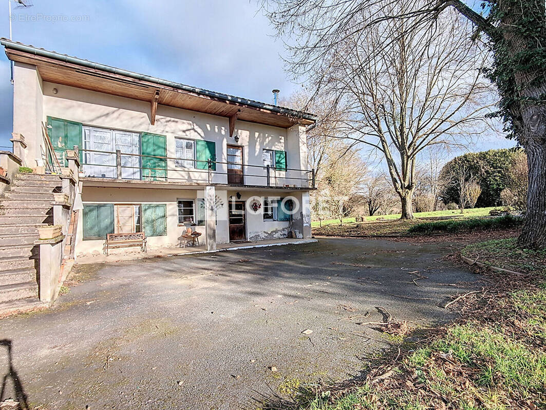 Maison à MONTMERLE-SUR-SAONE