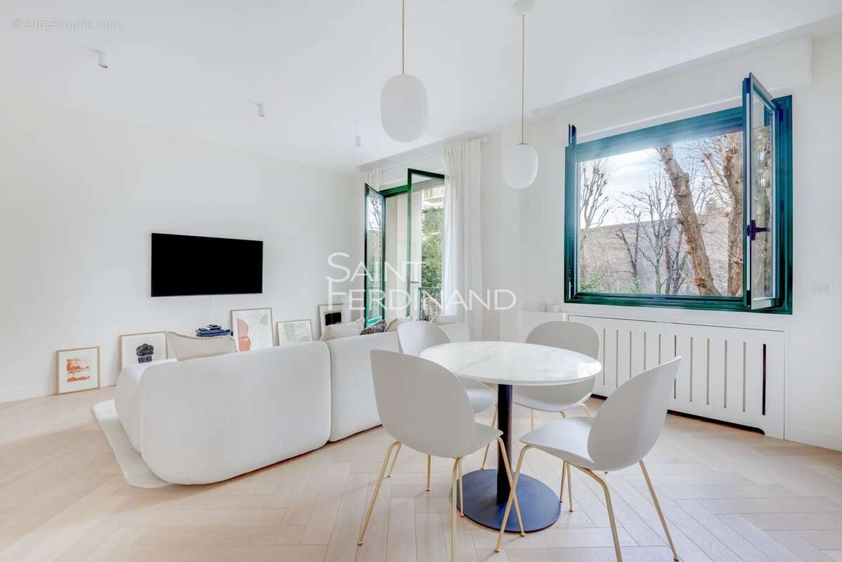 Appartement à NEUILLY-SUR-SEINE