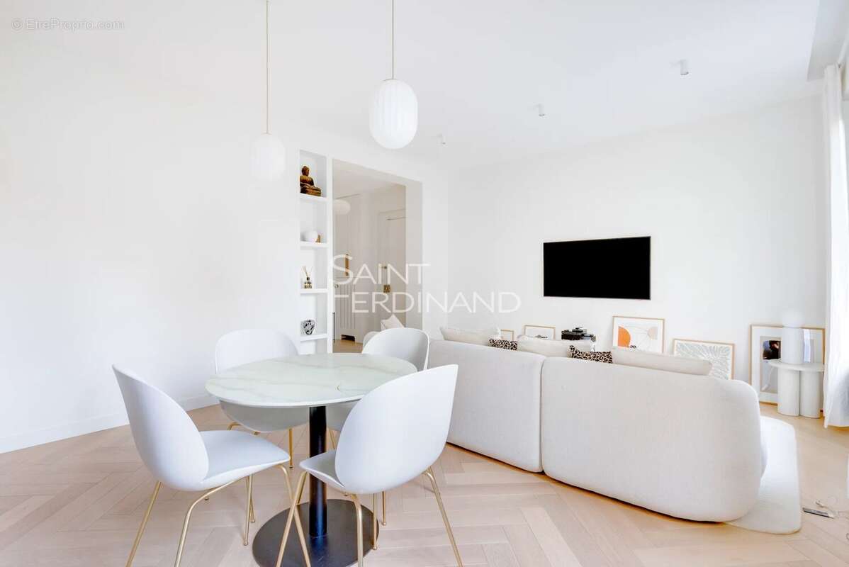 Appartement à NEUILLY-SUR-SEINE