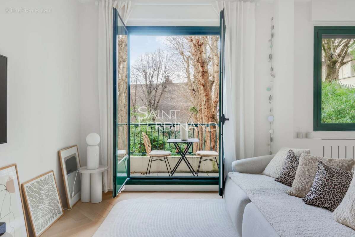 Appartement à NEUILLY-SUR-SEINE