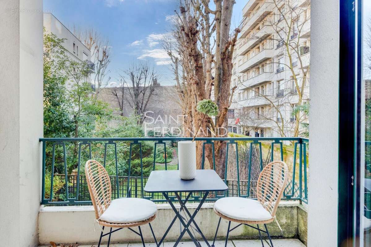 Appartement à NEUILLY-SUR-SEINE