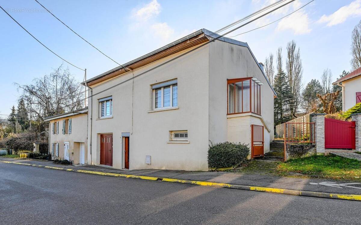 Maison à LAY-SAINT-CHRISTOPHE