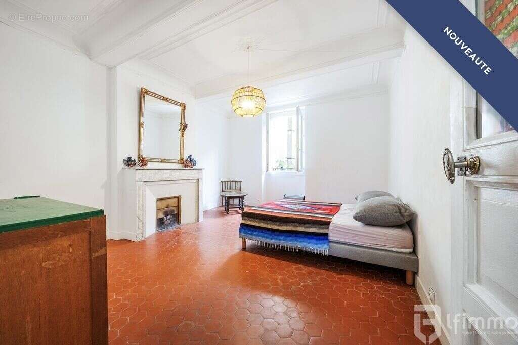 Appartement à MARSEILLE-1E