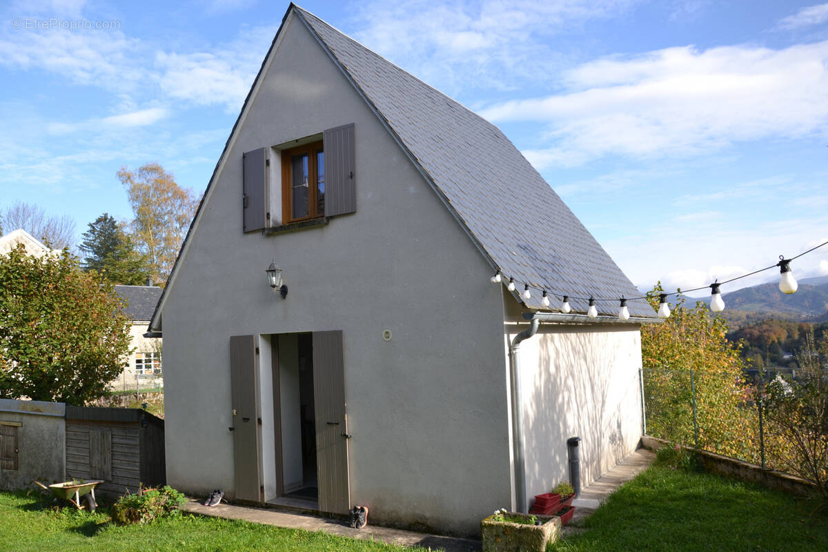 Maison à SAINT-SAUVES-D&#039;AUVERGNE