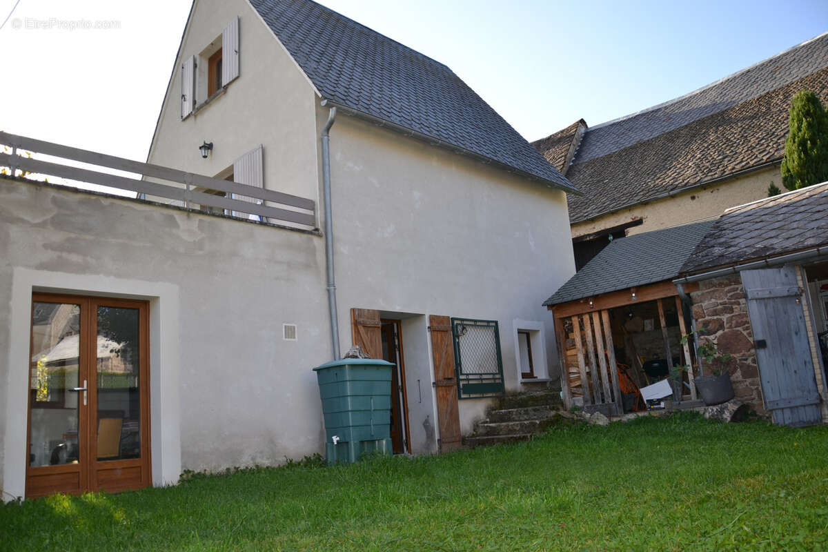 Maison à SAINT-SAUVES-D&#039;AUVERGNE