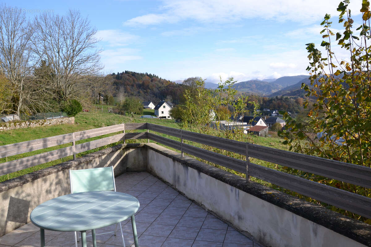 Maison à SAINT-SAUVES-D&#039;AUVERGNE