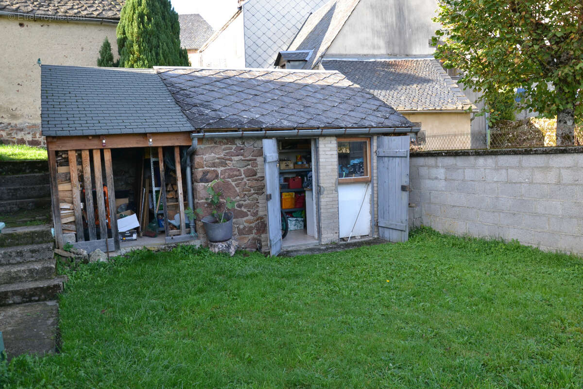 Maison à SAINT-SAUVES-D&#039;AUVERGNE