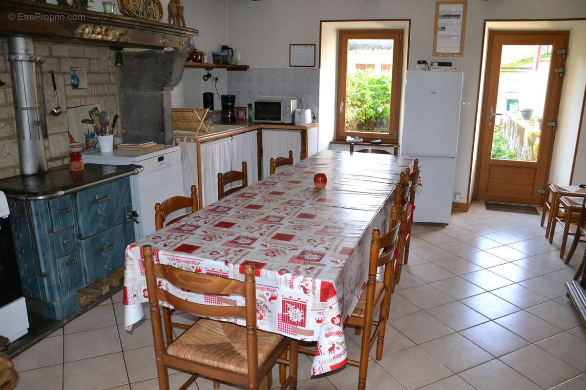 Maison à SAINT-SAUVES-D&#039;AUVERGNE