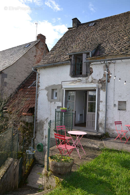 Maison à SAINT-SAUVES-D&#039;AUVERGNE