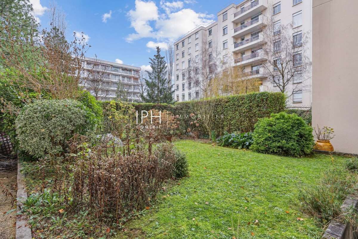 Appartement à LEVALLOIS-PERRET