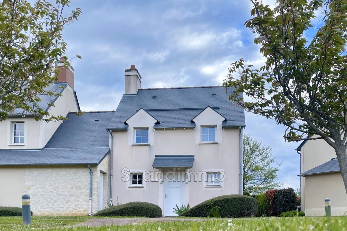 Maison à PORT-EN-BESSIN-HUPPAIN