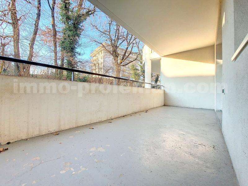 Appartement_T3_Vetraz-Monthoux_belle_superficie_prox_frontière_Suisse_tram__direction_GENEVE_Secteur_Verdoyant__Frontaliers_Moderne_Piscine_Salon_Balcon - Appartement à VETRAZ-MONTHOUX