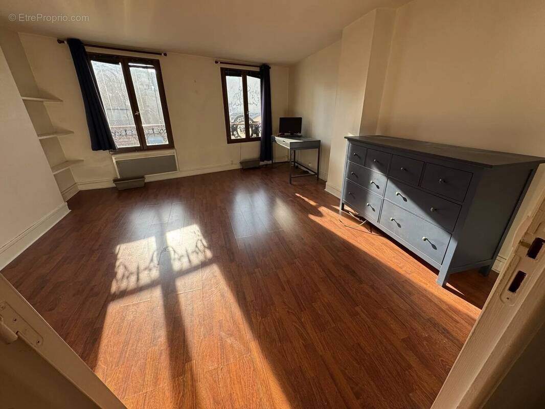 Appartement à PARIS-19E