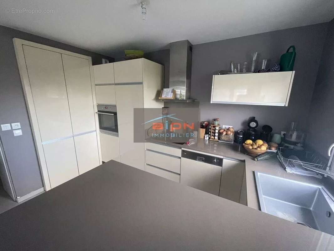 Appartement à SAINT-ETIENNE-DU-ROUVRAY