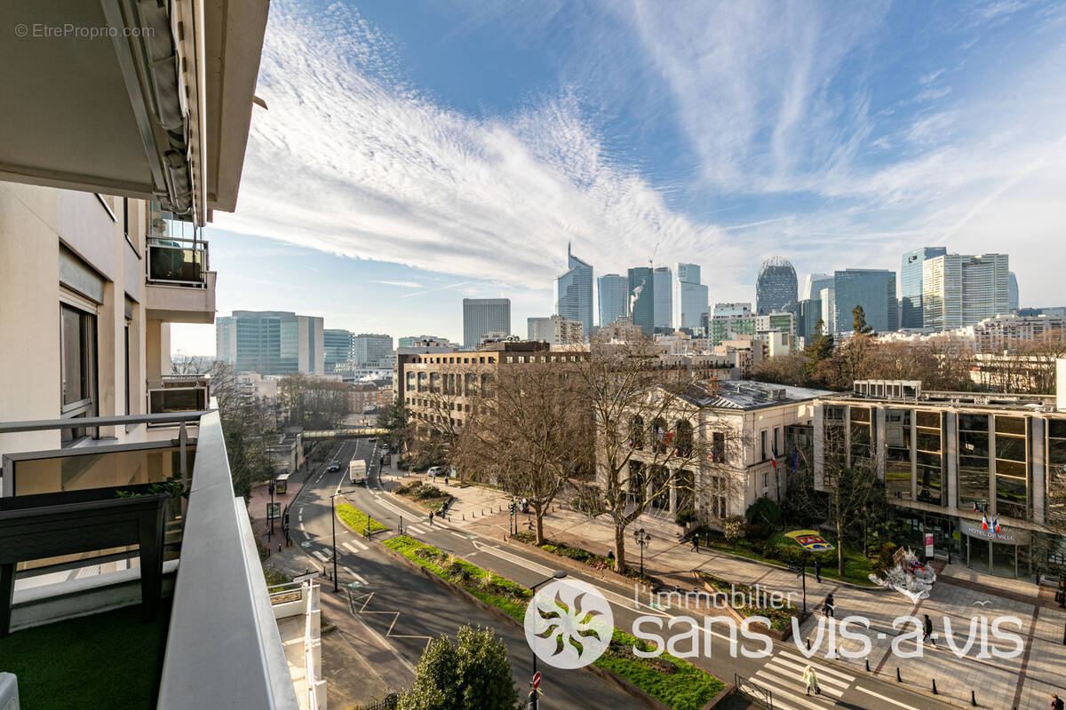 Appartement à COURBEVOIE