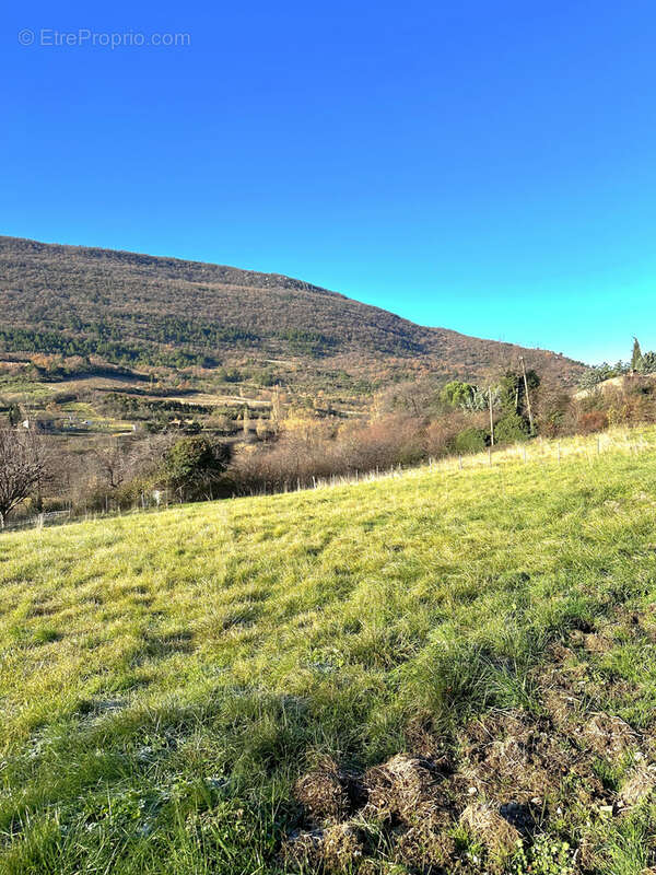 Terrain à LA ROCHE-SUR-LE-BUIS