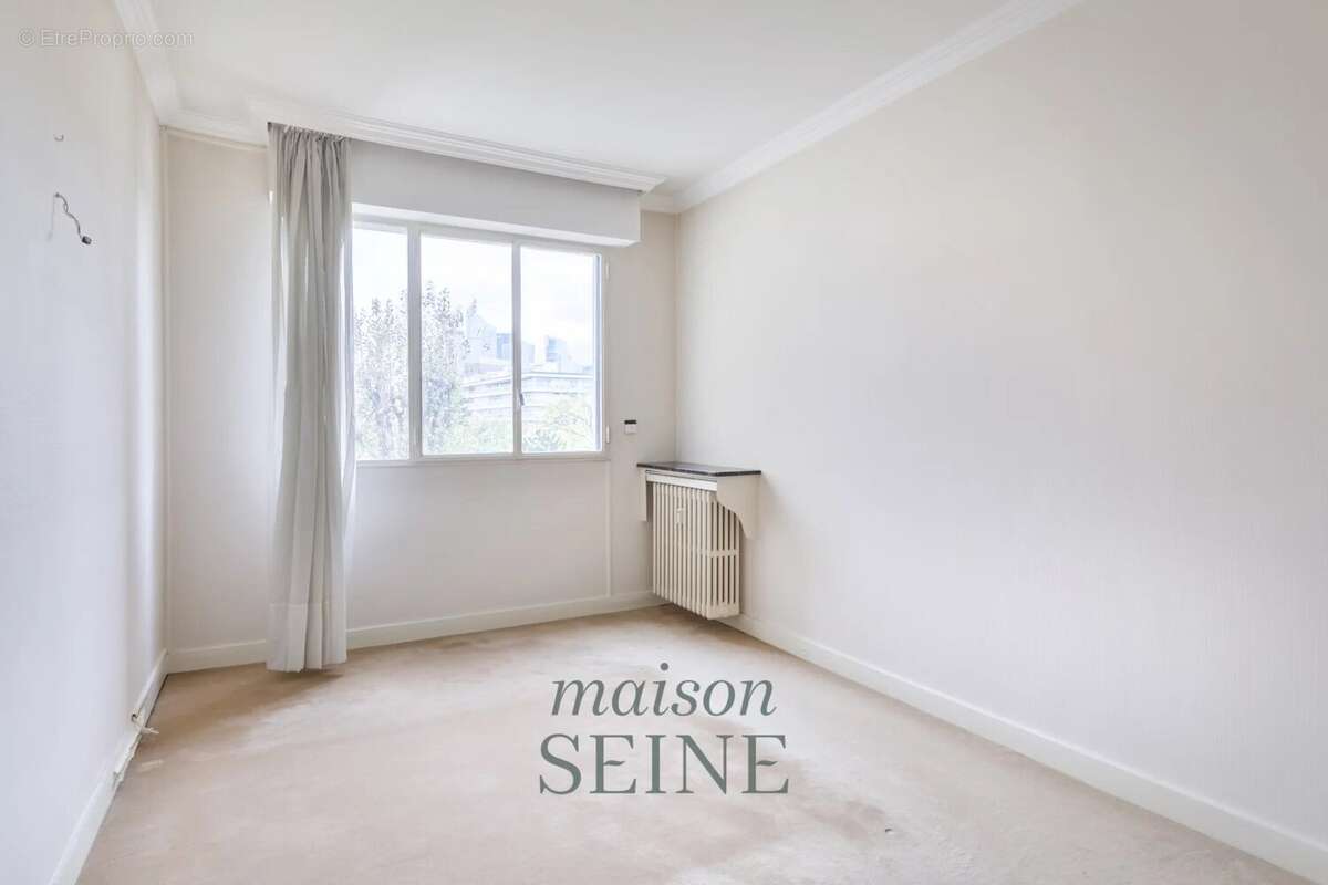 Appartement à NEUILLY-SUR-SEINE