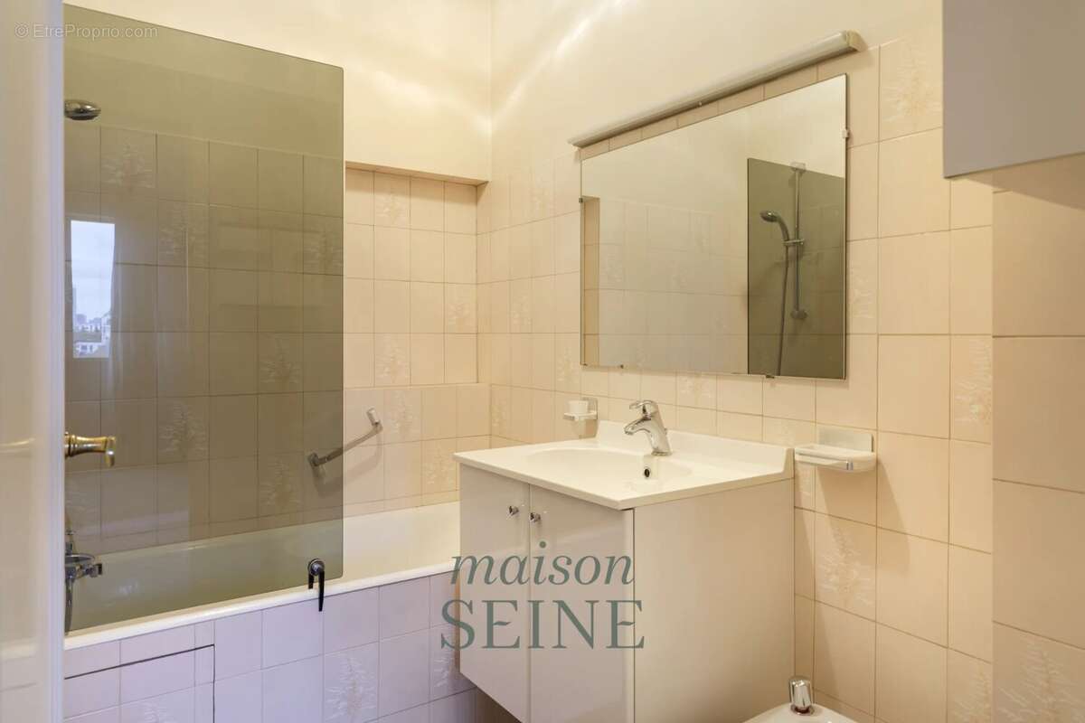 Appartement à NEUILLY-SUR-SEINE