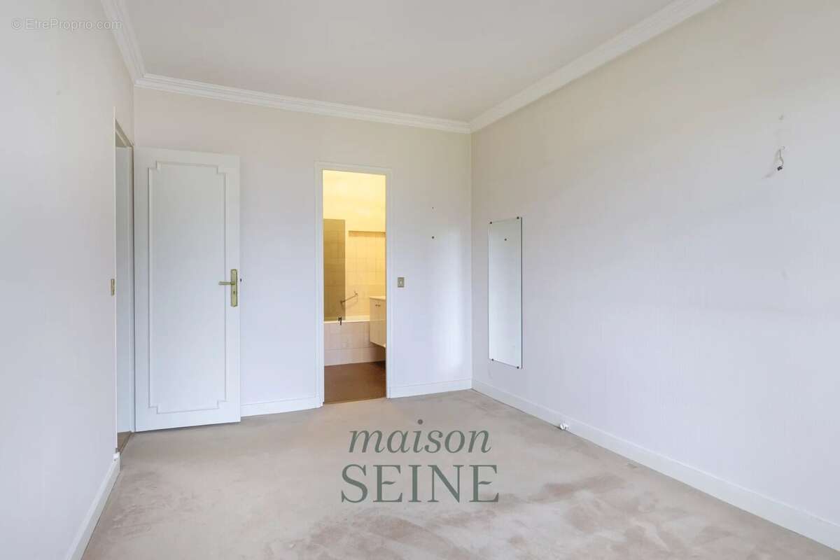 Appartement à NEUILLY-SUR-SEINE