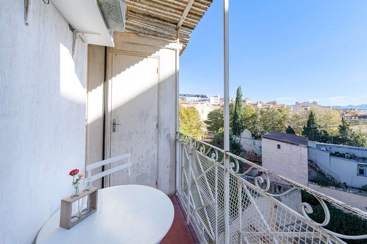 Appartement à MARSEILLE-5E