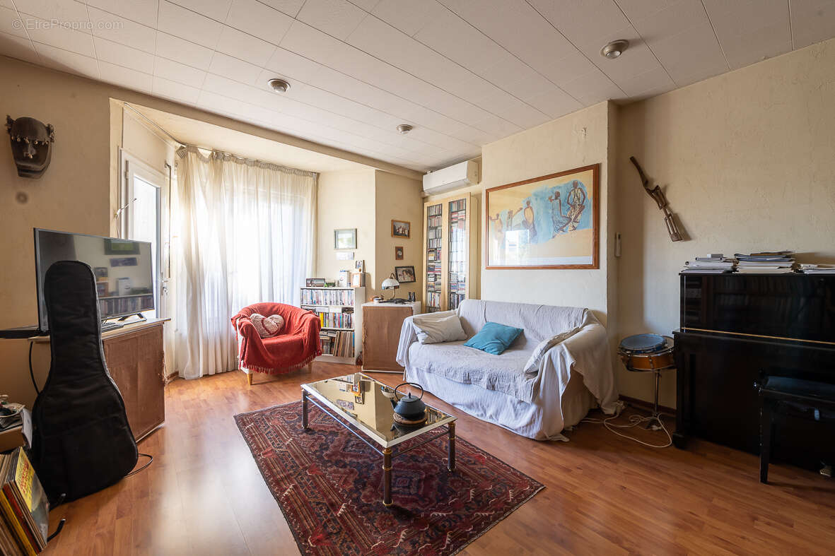 Appartement à MARSEILLE-5E