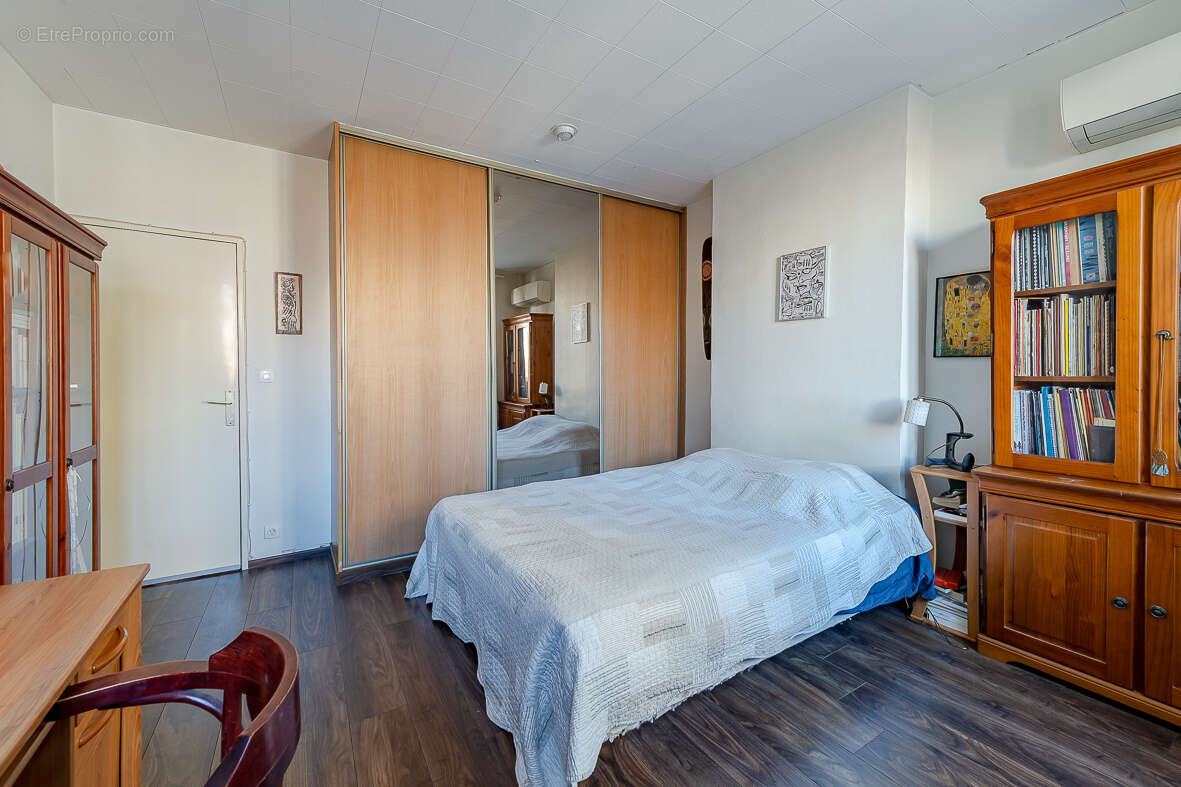 Appartement à MARSEILLE-5E