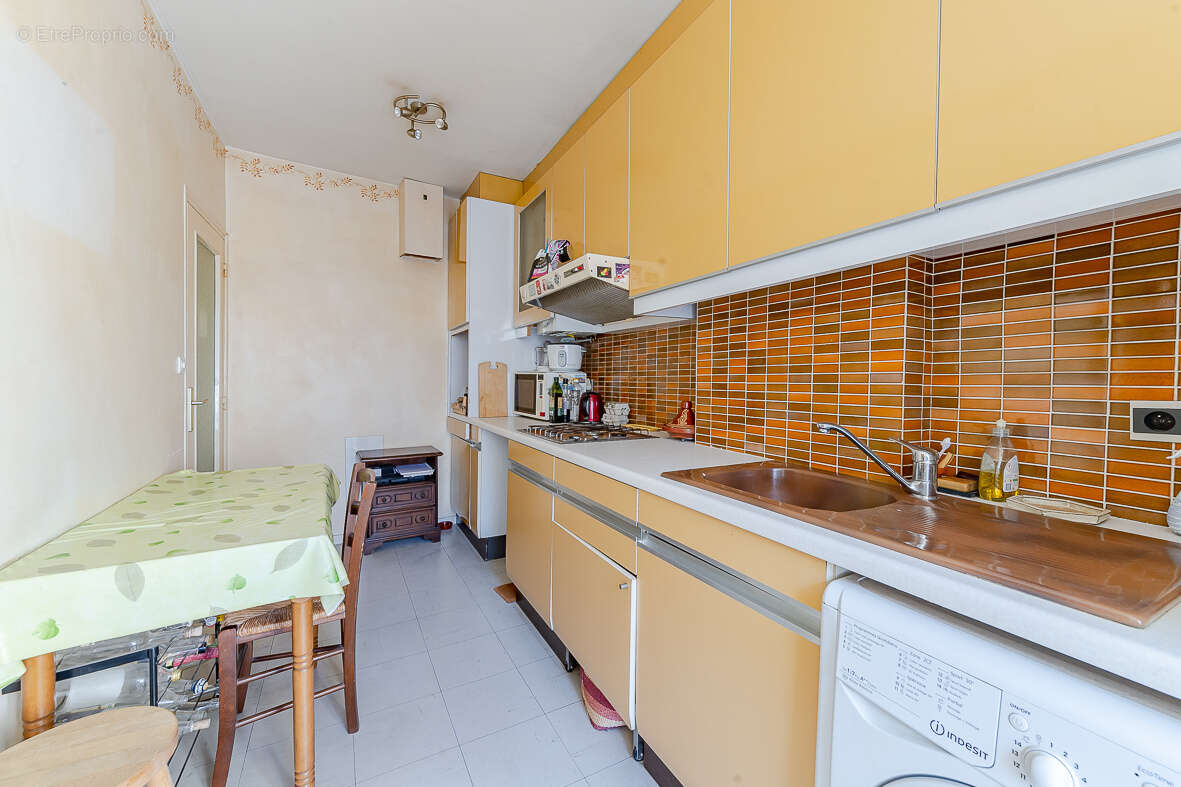 Appartement à MARSEILLE-5E