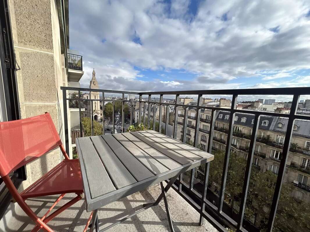 Appartement à PARIS-14E