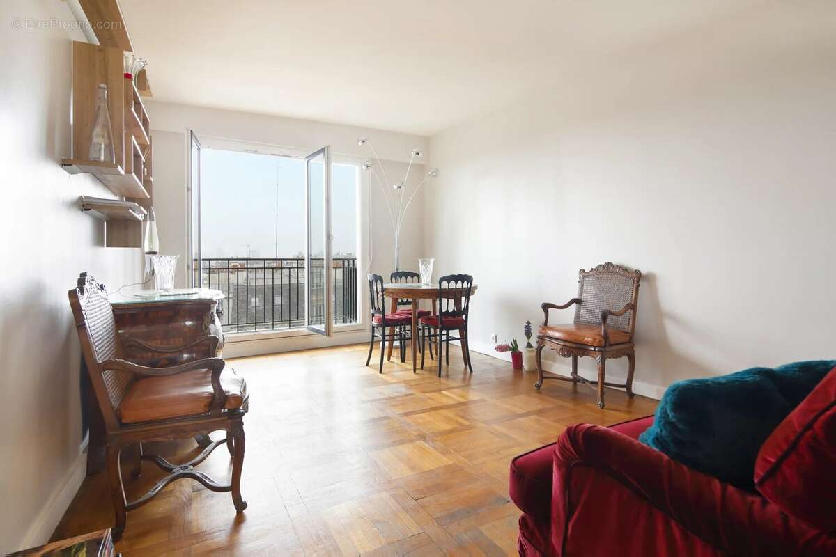 Appartement à PARIS-14E