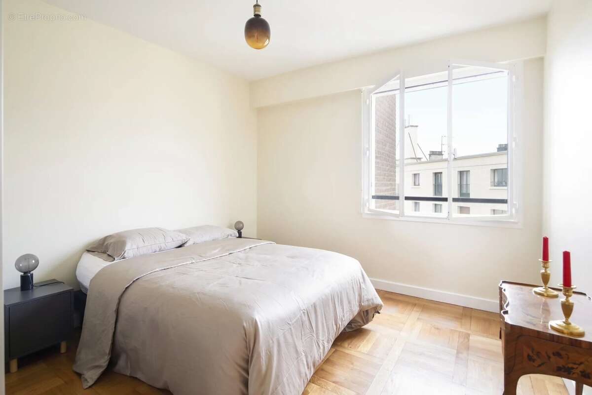 Appartement à PARIS-14E