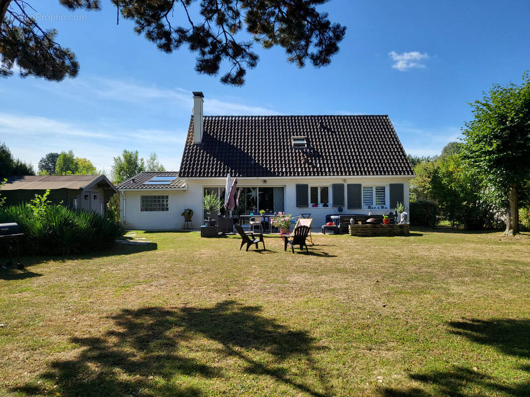 Maison à LESIGNY