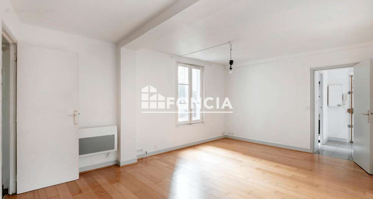 Appartement à PARIS-3E