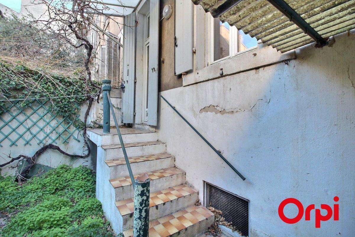 Appartement à MARSEILLE-5E