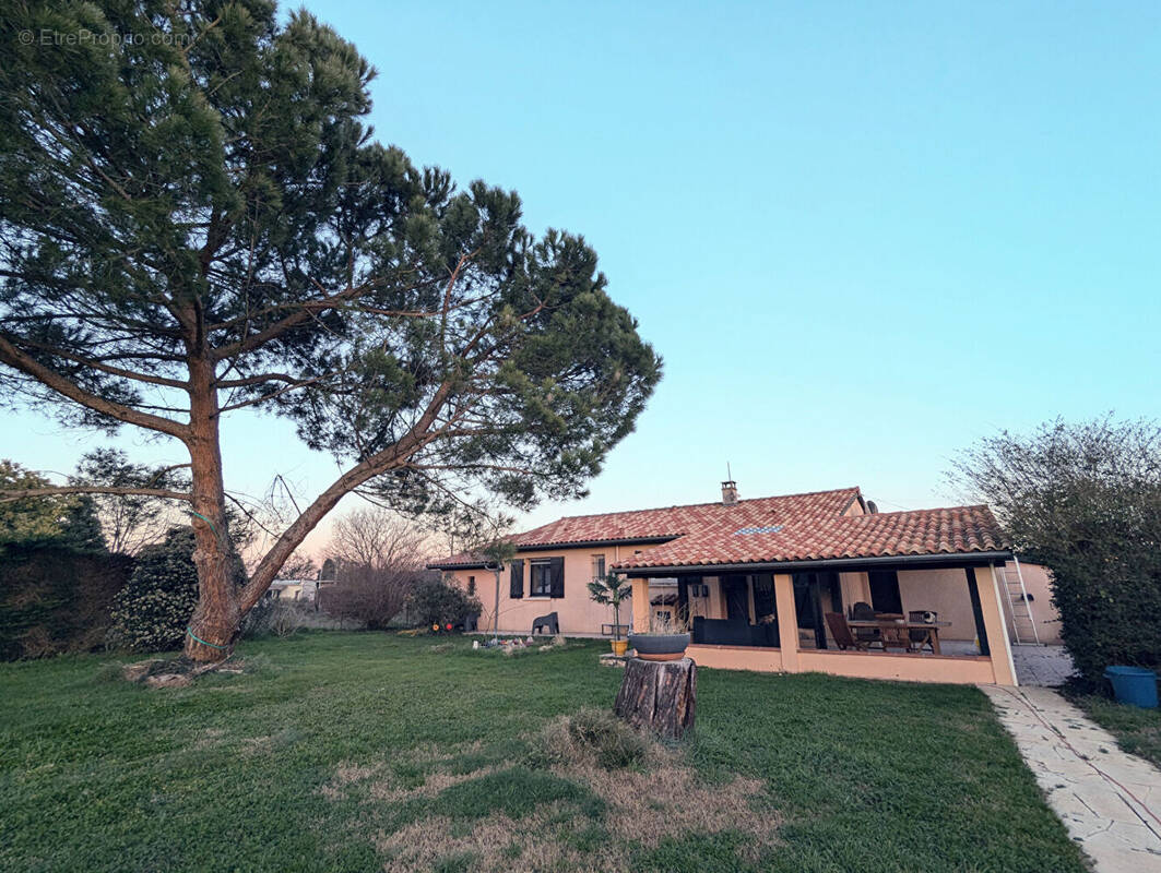 Maison à MONTBETON