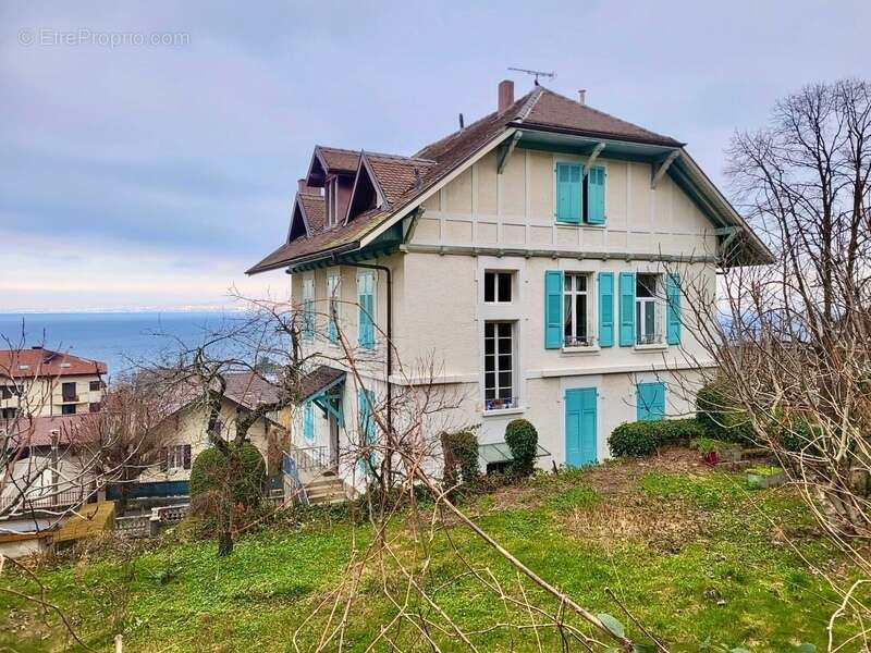 Appartement à EVIAN-LES-BAINS