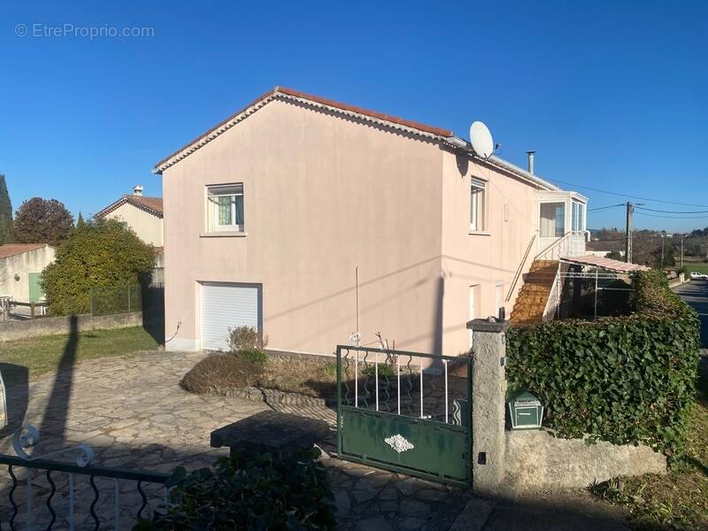 Maison à SAINT-HILAIRE-DE-BRETHMAS