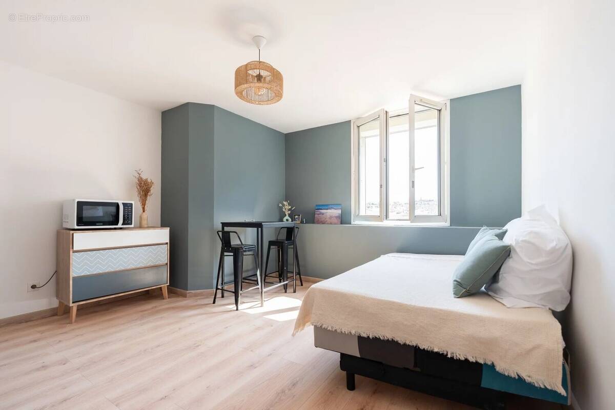 Appartement à MARSEILLE-6E