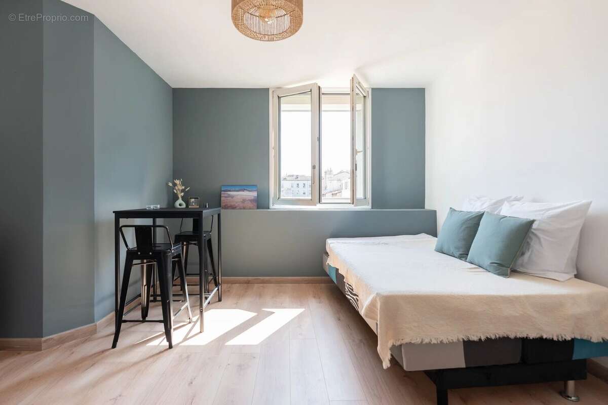 Appartement à MARSEILLE-6E